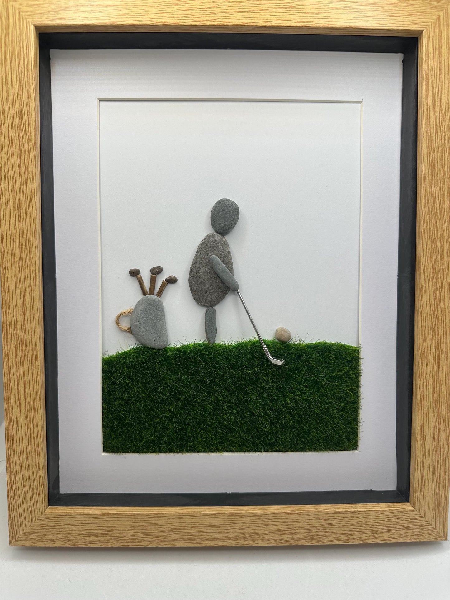 Pebble art golfer, pebble art dad, pebble art golf, golf gift, golfer,