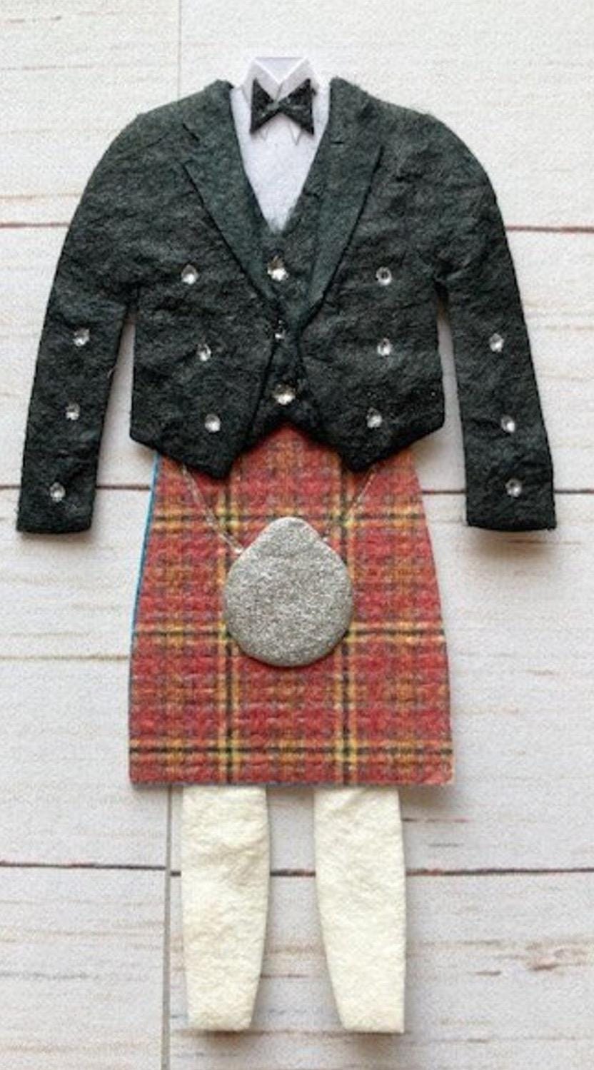 Scottish Wedding Pebble Art, Bride & Groom Gift, kilted groom, wedding pebble art, pebble art wedding, wedding gift. Pebble art bride,