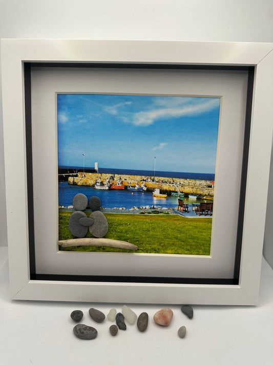 pebble art harbour, pebble art beach couple, pebble art couple, boat watching, rosehearty harbour,