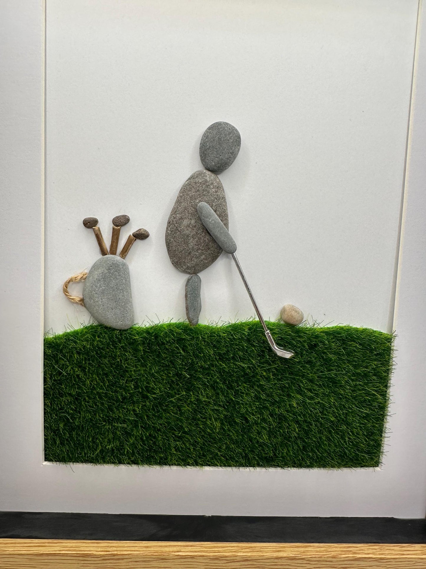Pebble art golfer, pebble art dad, pebble art golf, golf gift, golfer,