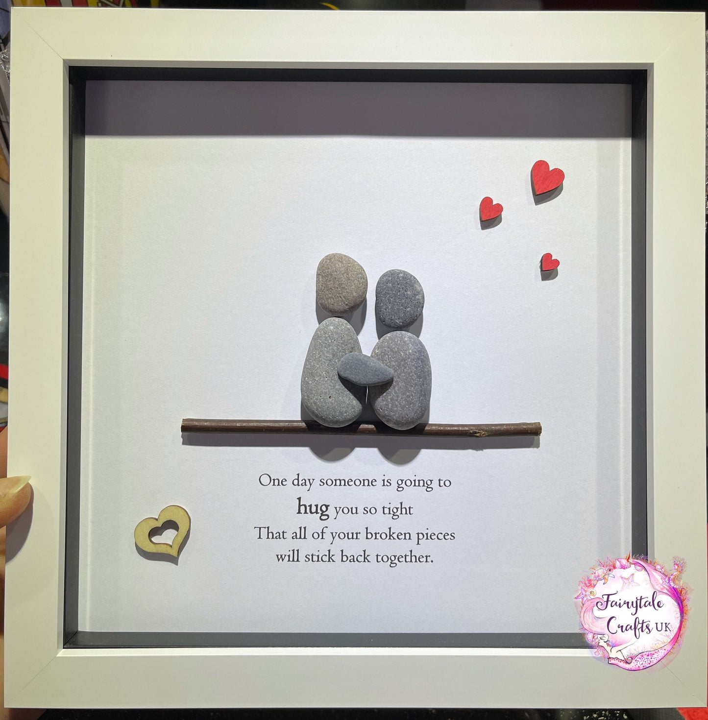 Pebble art friend picture with hug quote, pebble art friends, friend pebble art, pebble art gift, pebble art, friend gift. Birthday gift