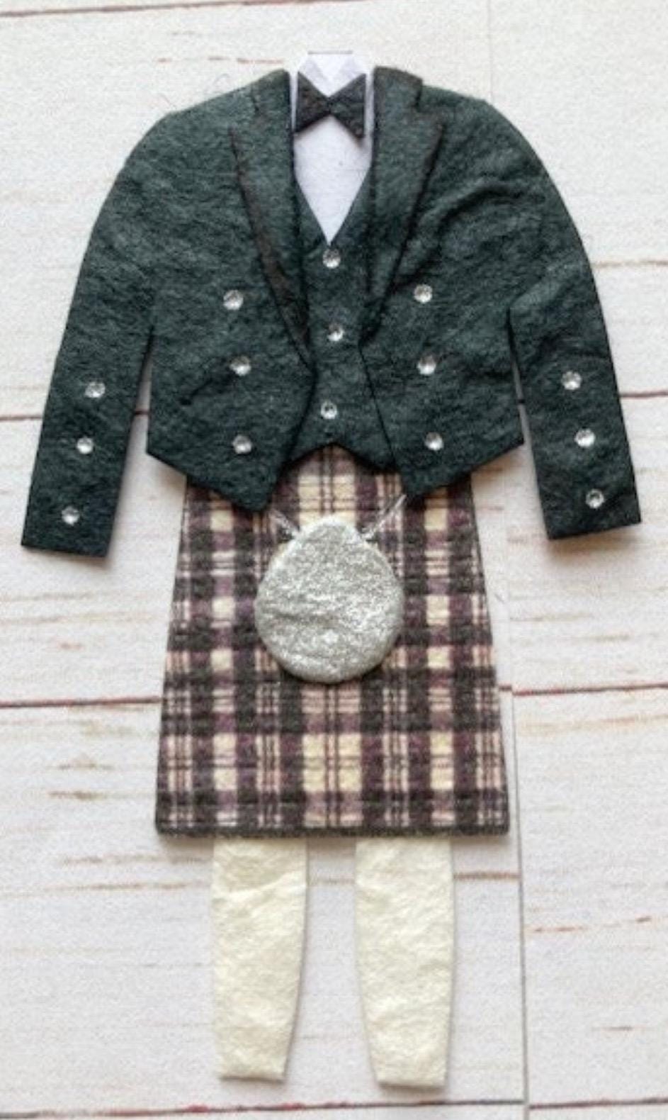 Scottish Wedding Pebble Art, Bride & Groom Gift, kilted groom, wedding pebble art, pebble art wedding, wedding gift. Pebble art bride,