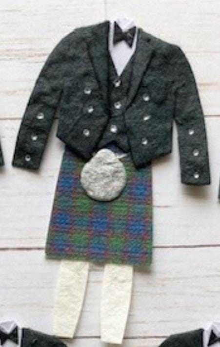 Scottish Wedding Pebble Art, Bride & Groom Gift, kilted groom, wedding pebble art, pebble art wedding, wedding gift. Pebble art bride,